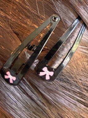 Hand Crafted Black Snap Hair Clips with Pink Bow